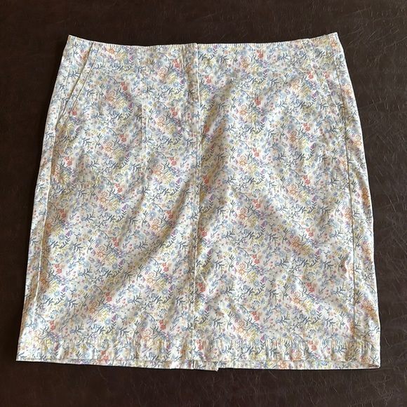 J. Jill Dresses & Skirts - J.Jill Live in Chino Floral mini Skirt